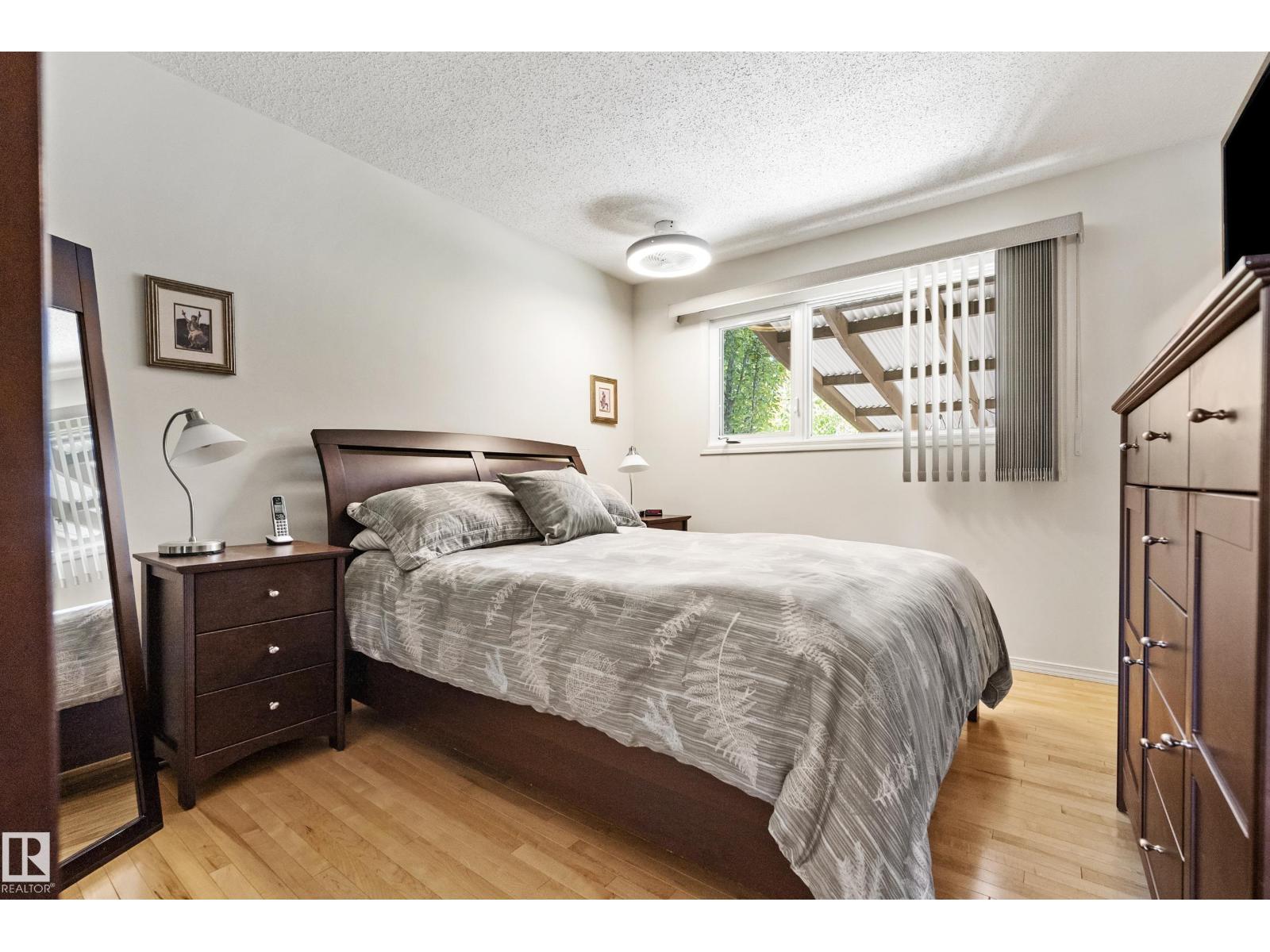 3208 70 ST NW — photo 15