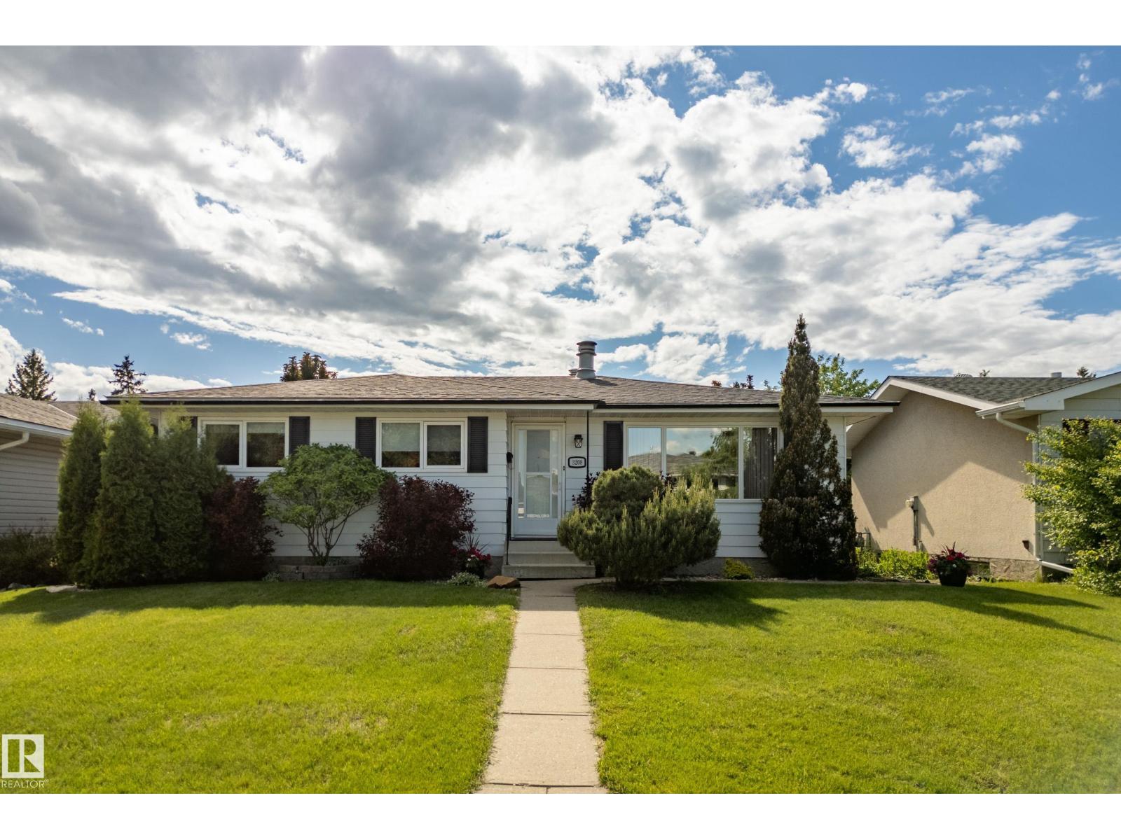 3208 70 ST NW - photo 2