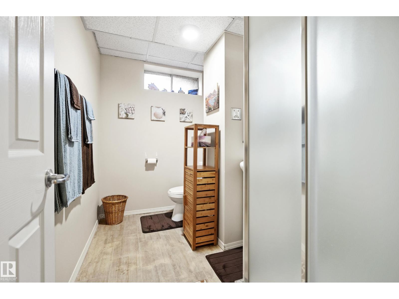 3208 70 ST NW — photo 32