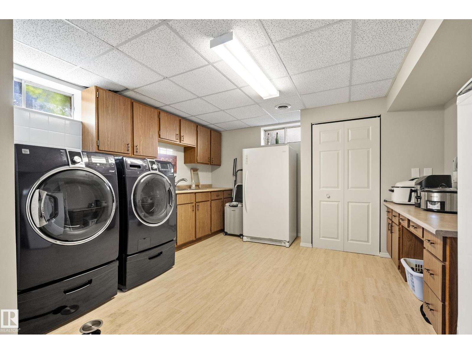 3208 70 ST NW — photo 33