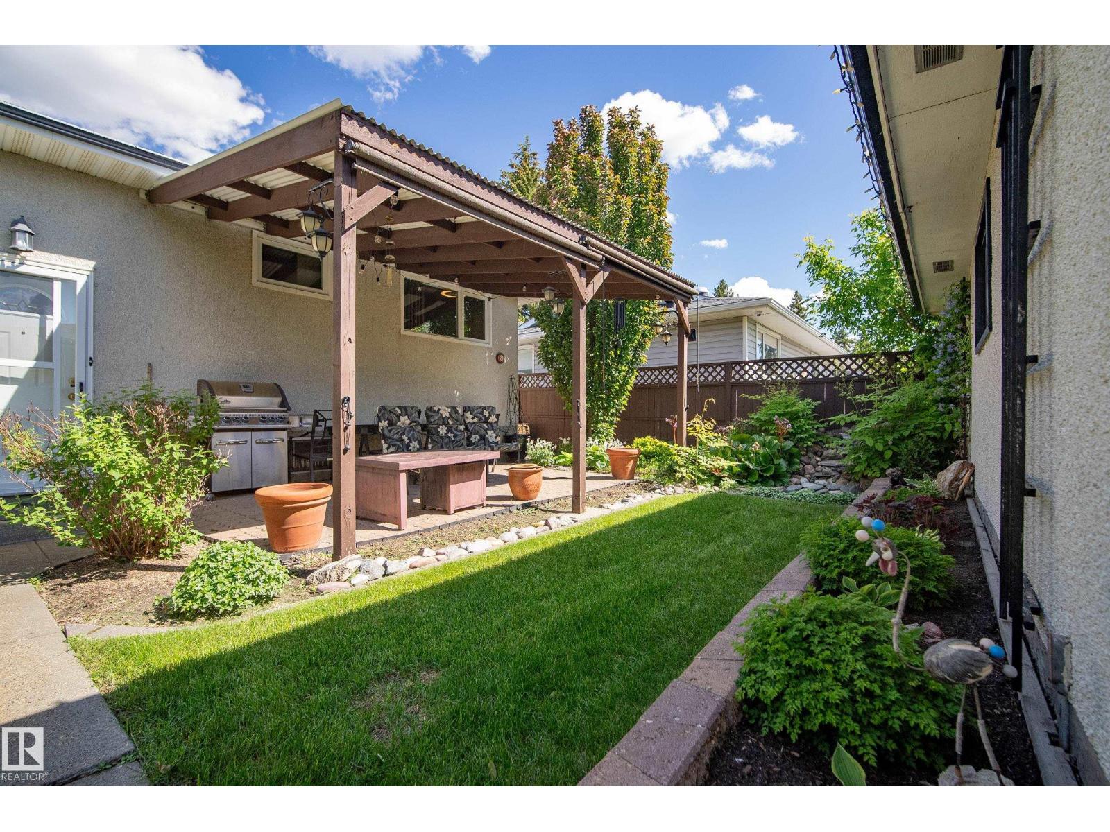 3208 70 ST NW — photo 34