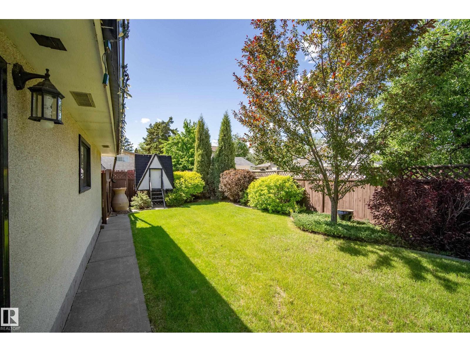 3208 70 ST NW — photo 39