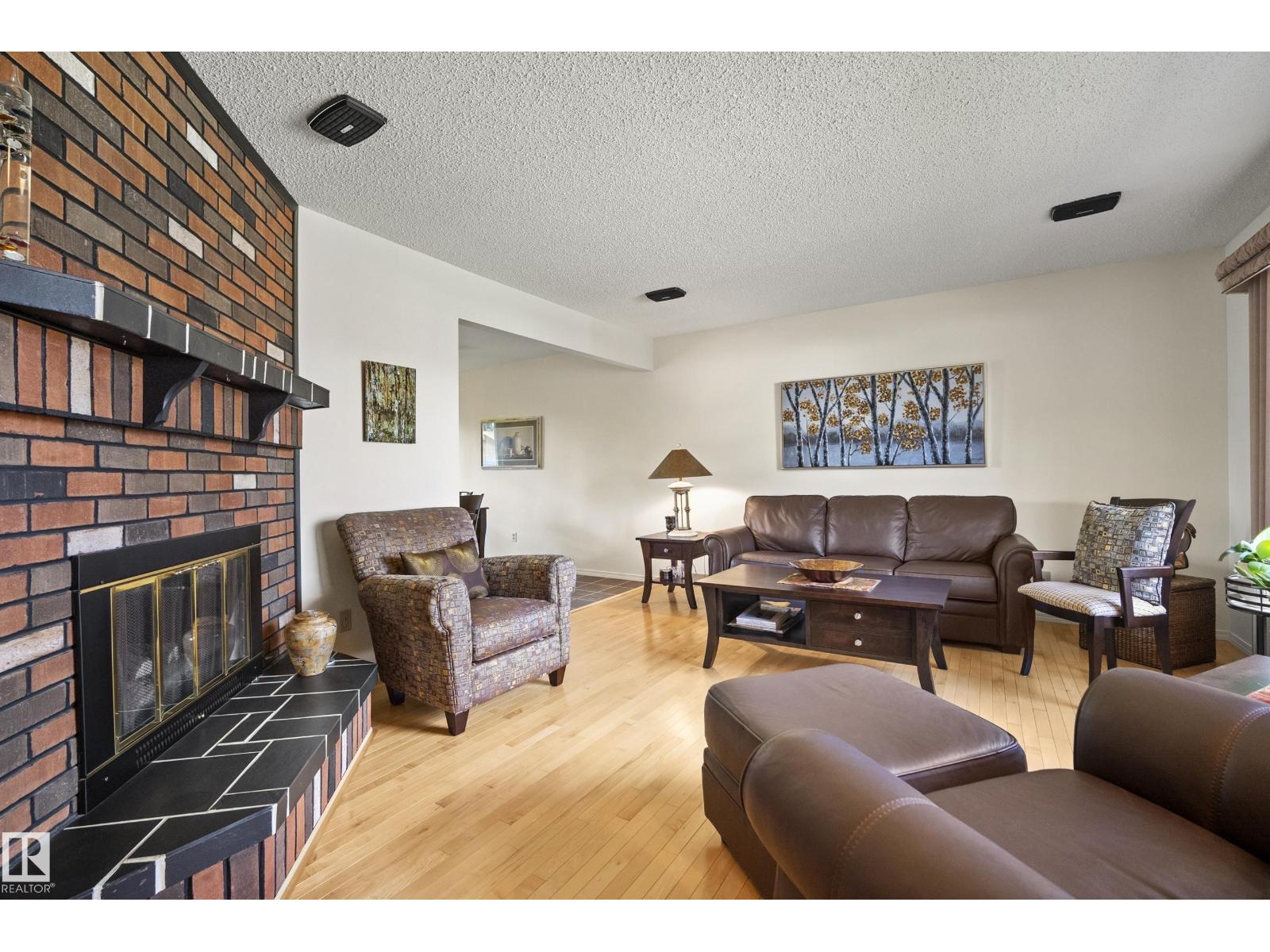3208 70 ST NW — photo 8
