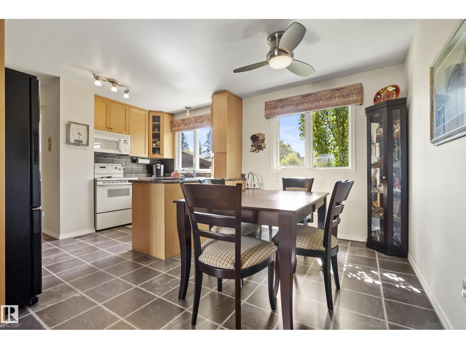 3208 70 ST NW — photo 9