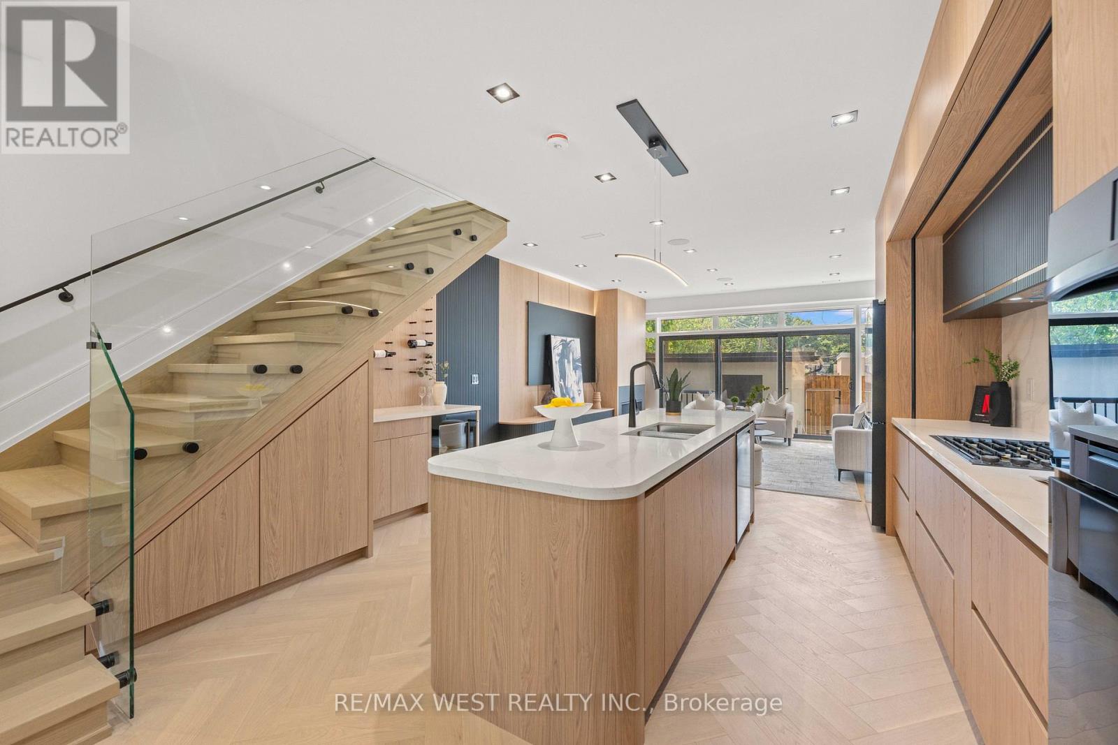 15 CRUIKSHANK AVENUE - 15