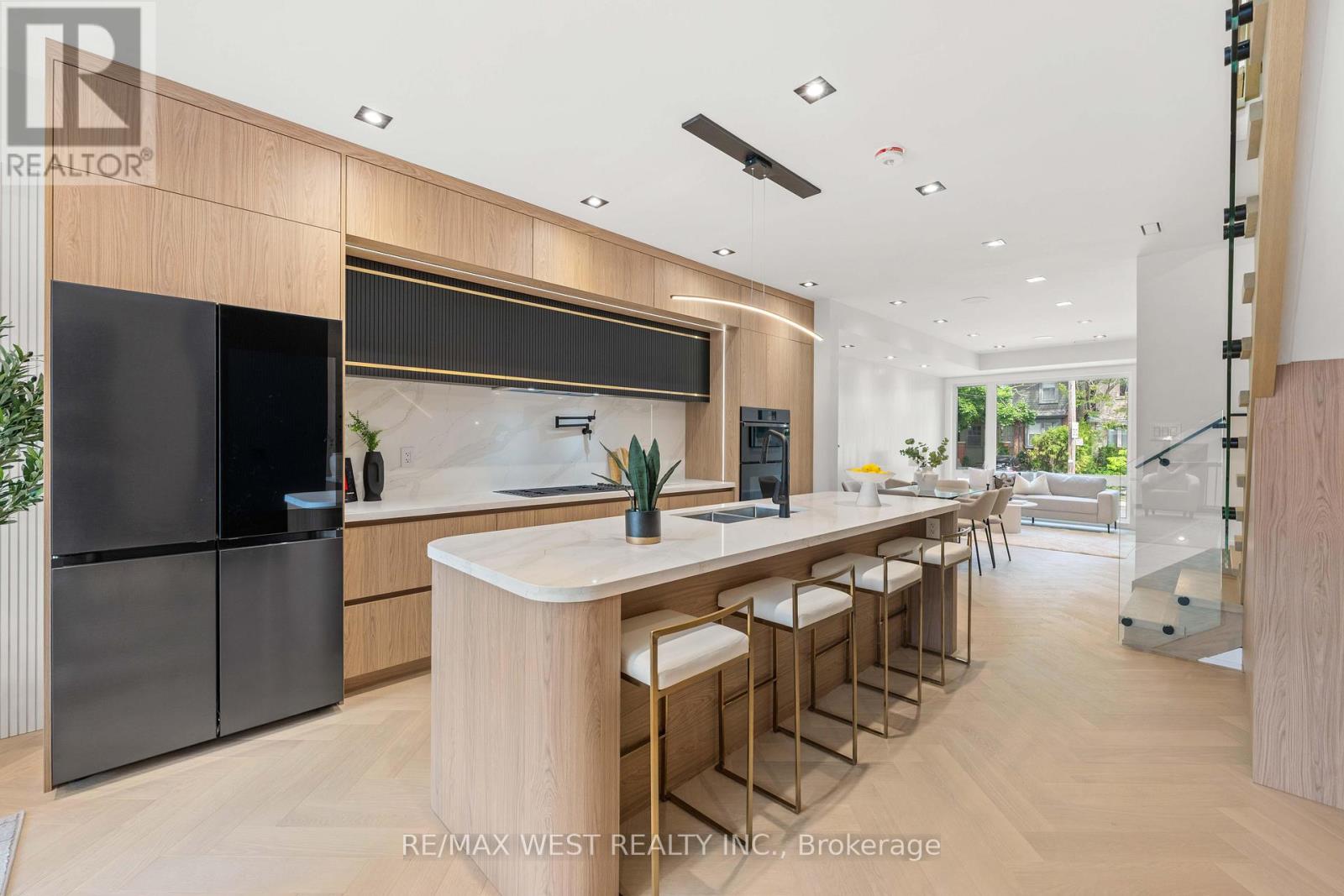 15 CRUIKSHANK AVENUE - 16