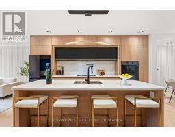 15 Cruikshank Avenue, Toronto, ON M4K1S6 Photo 17