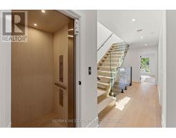 15 Cruikshank Avenue, Toronto, ON M4K1S6 Photo 23