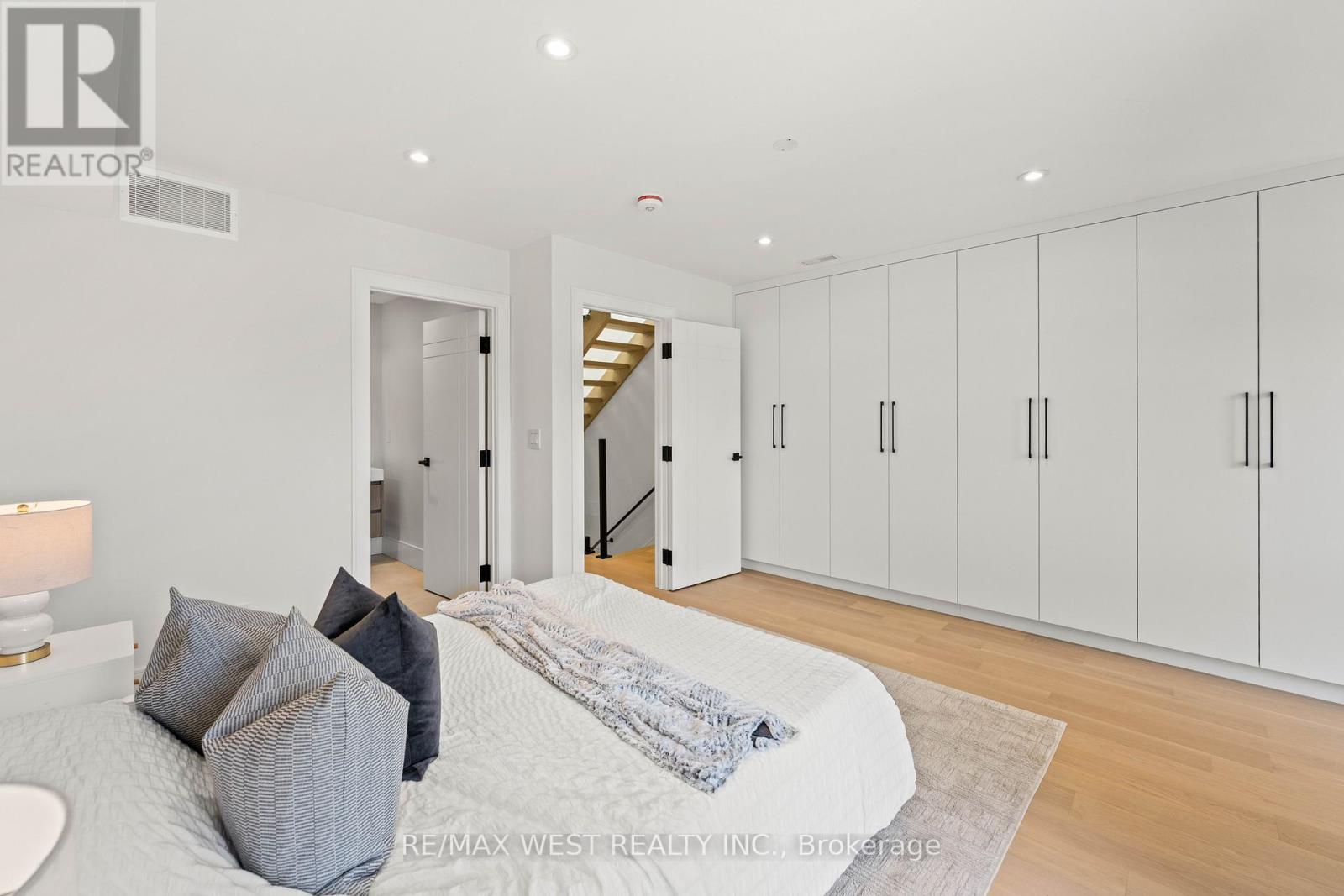15 CRUIKSHANK AVENUE - 25