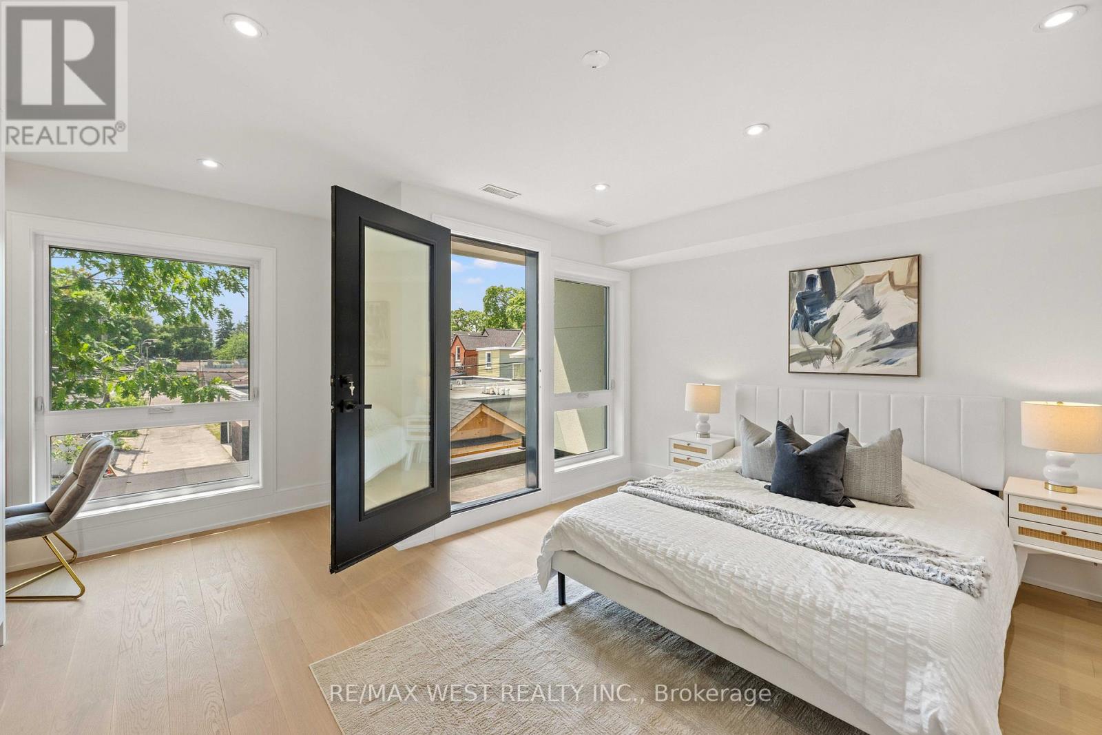 15 CRUIKSHANK AVENUE - 27