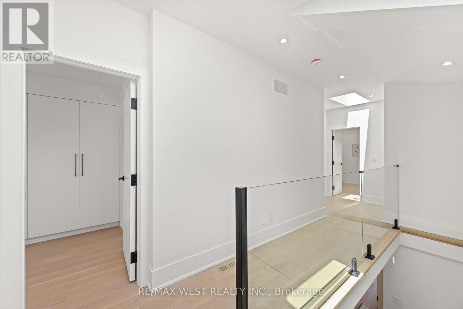 15 CRUIKSHANK AVENUE - 33