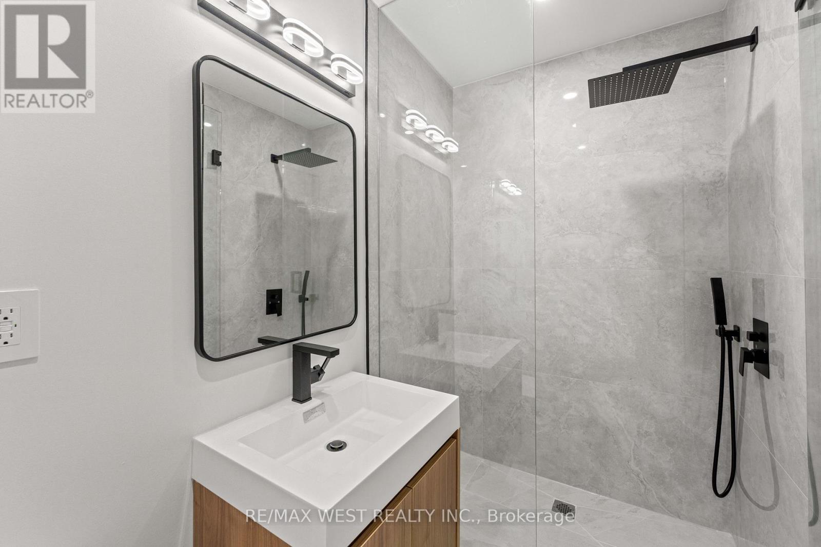 15 CRUIKSHANK AVENUE - 31