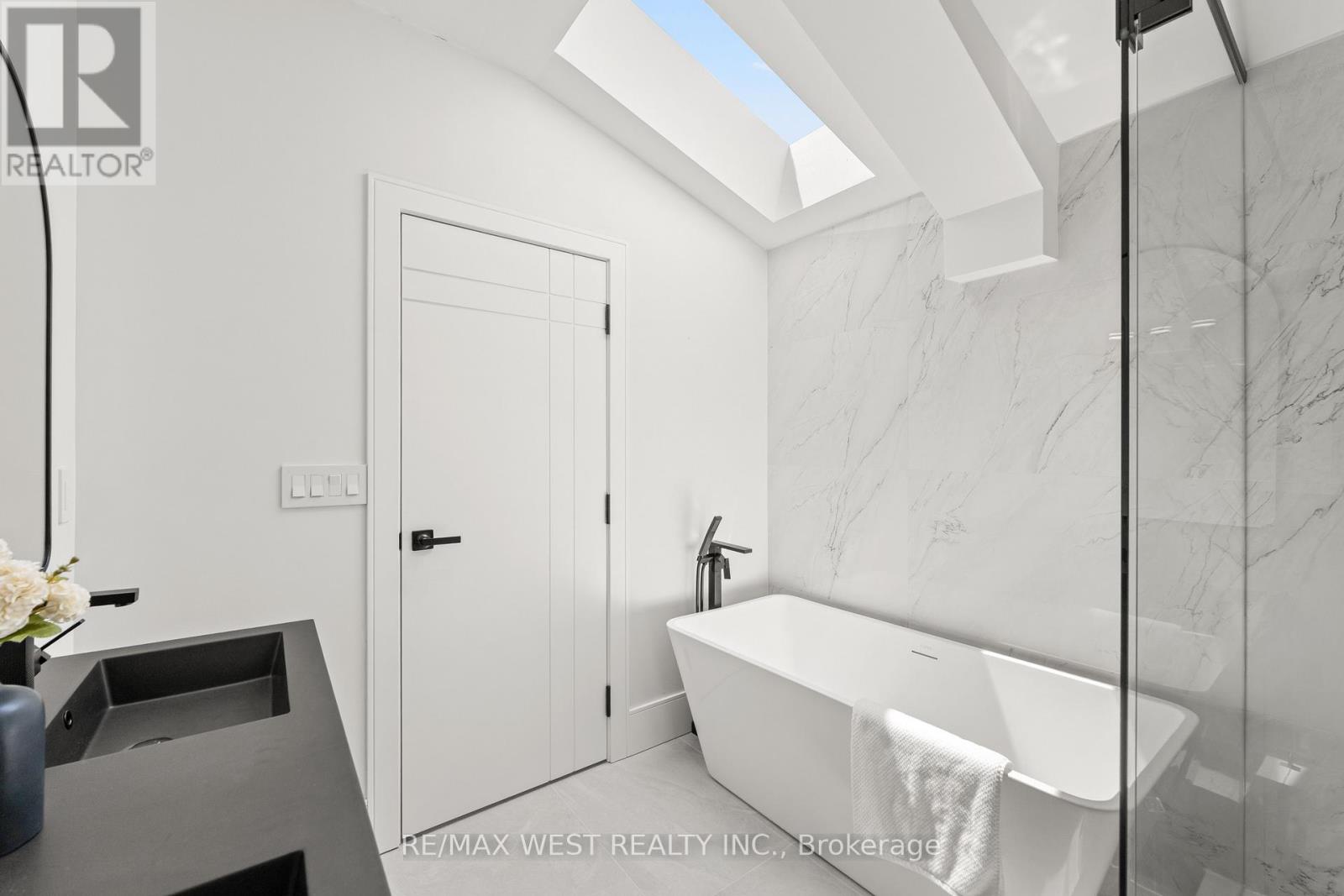 15 CRUIKSHANK AVENUE - 39