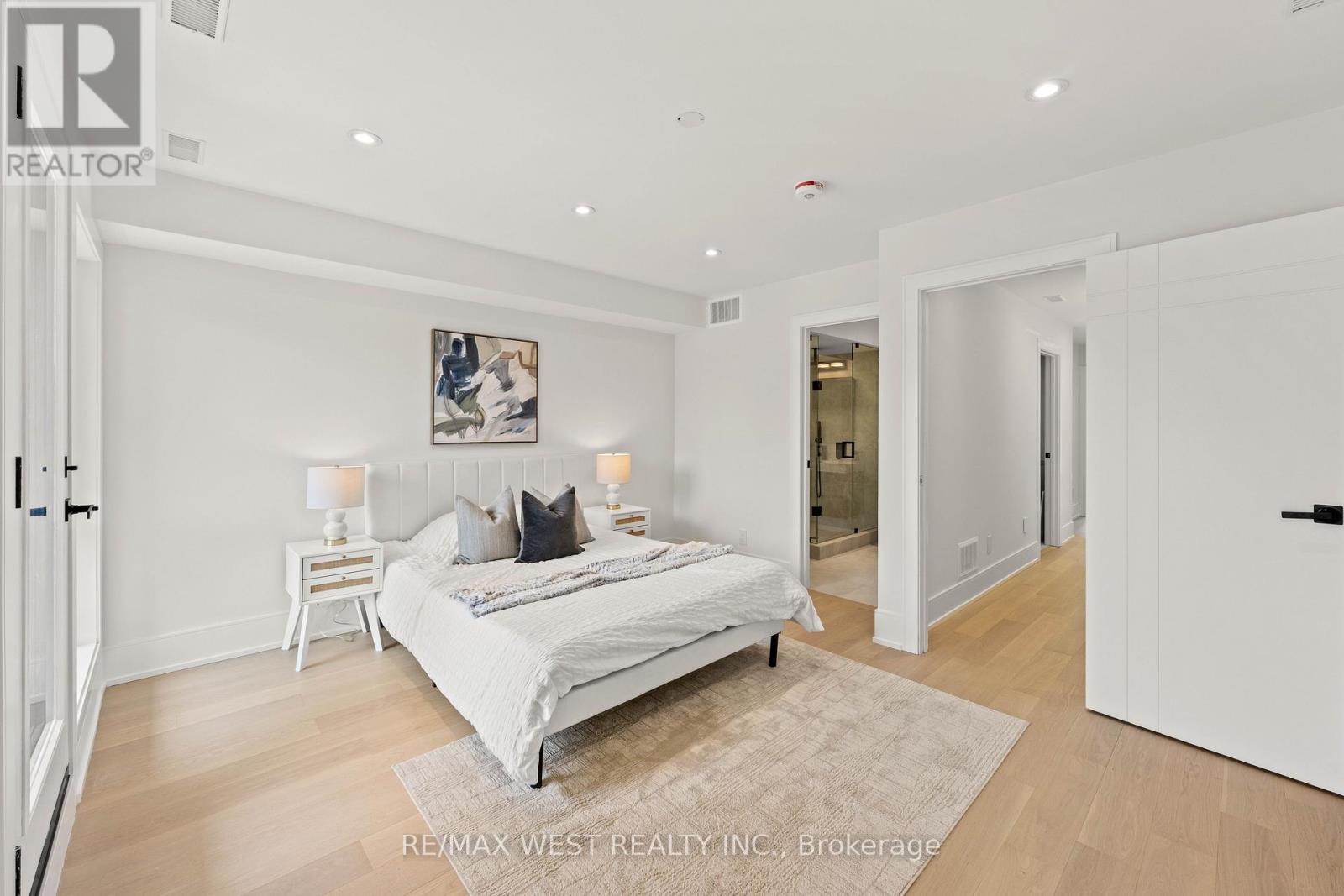 15 CRUIKSHANK AVENUE - 24