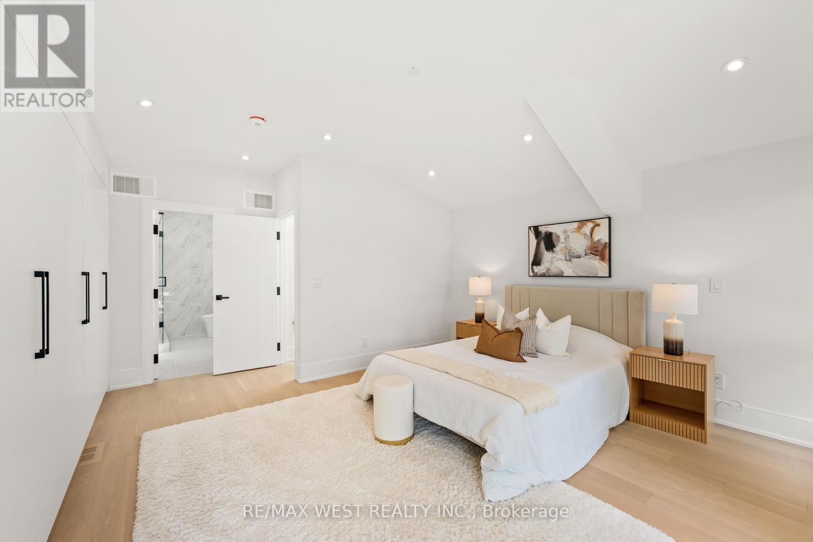 15 CRUIKSHANK AVENUE - 36