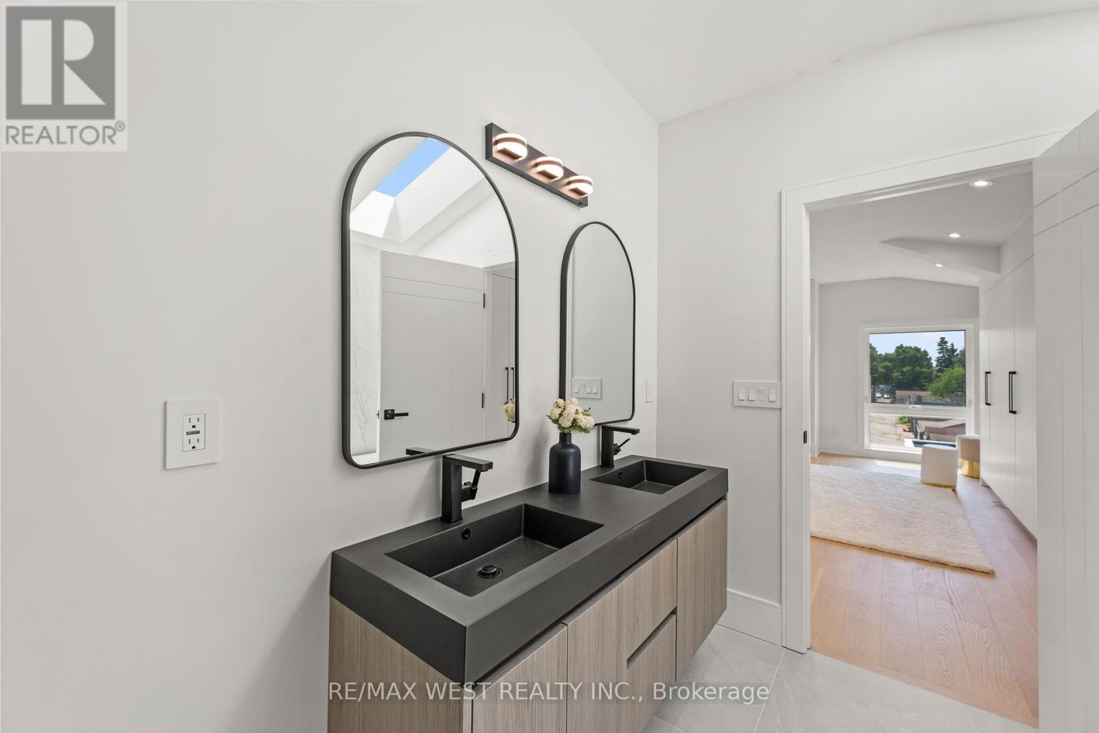 15 CRUIKSHANK AVENUE - 38