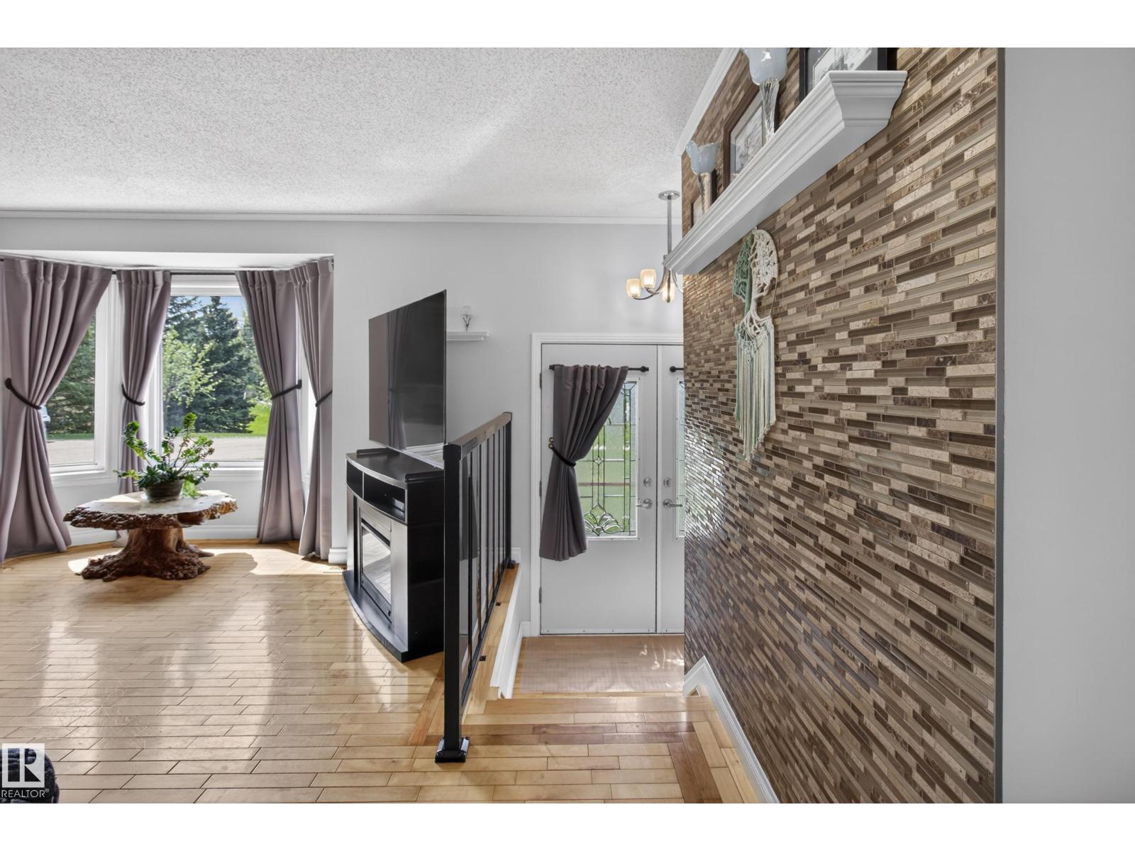110 52308 RR 214 — photo 13