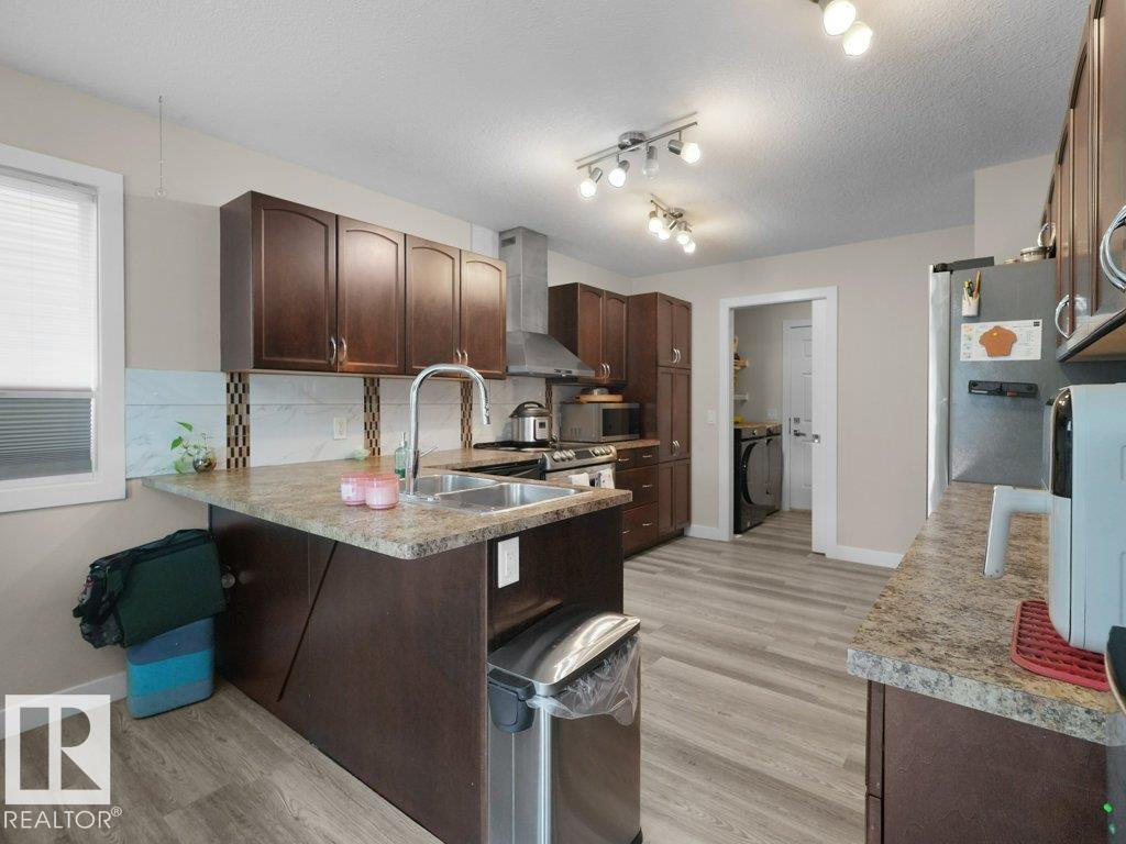 3756 8 ST NW - 12