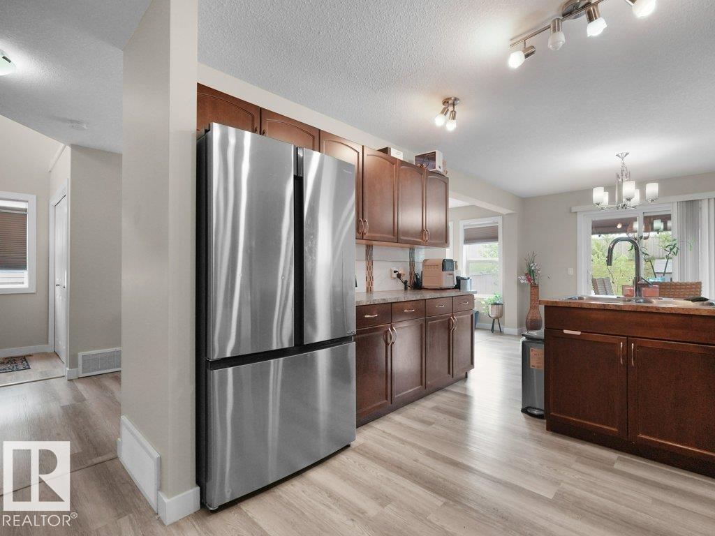 3756 8 ST NW - 13