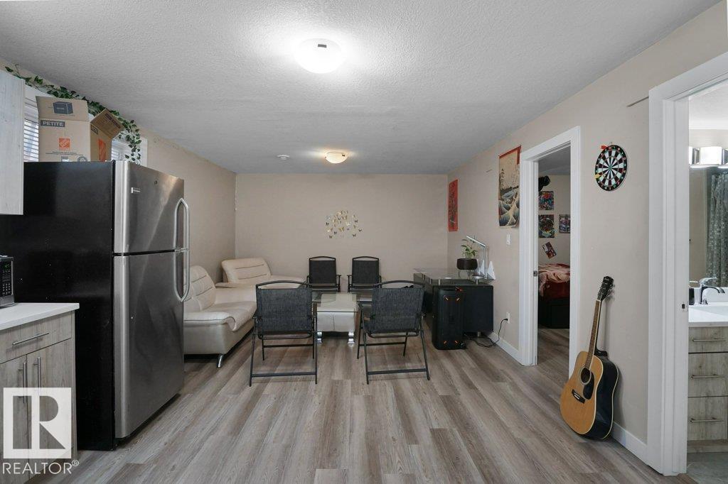 3756 8 ST NW - 34