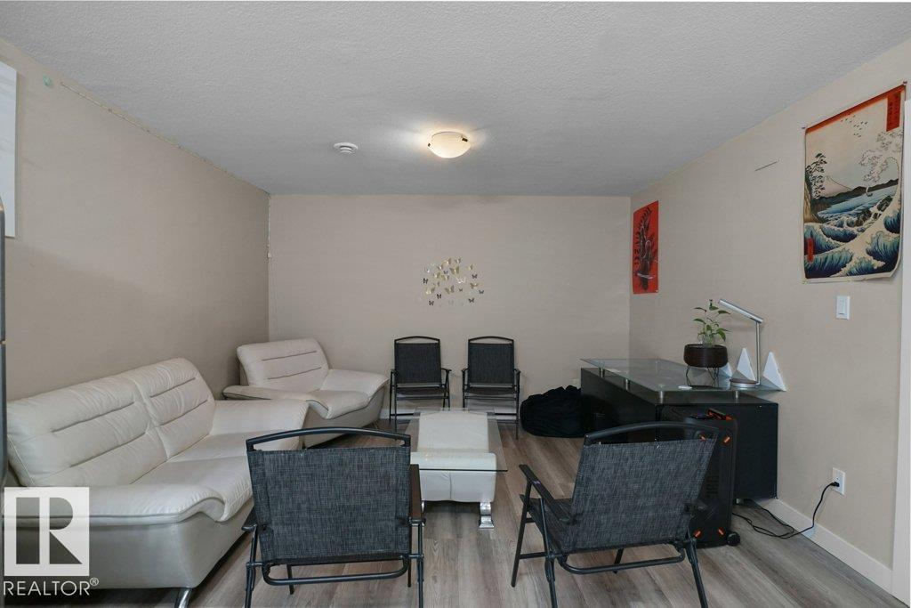 3756 8 ST NW - 36