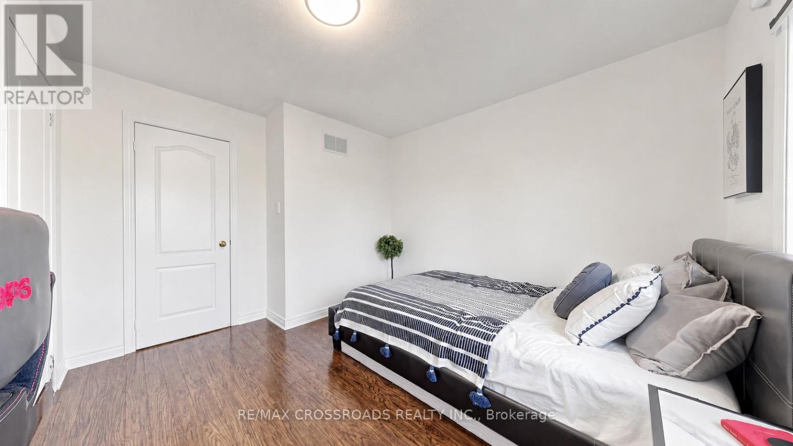 264 COACHWHIP TRAIL - 32