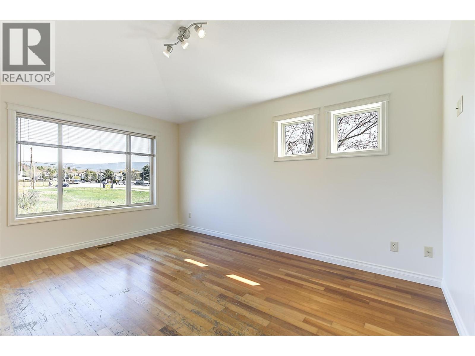 #118 245 Snowsell Street - 6