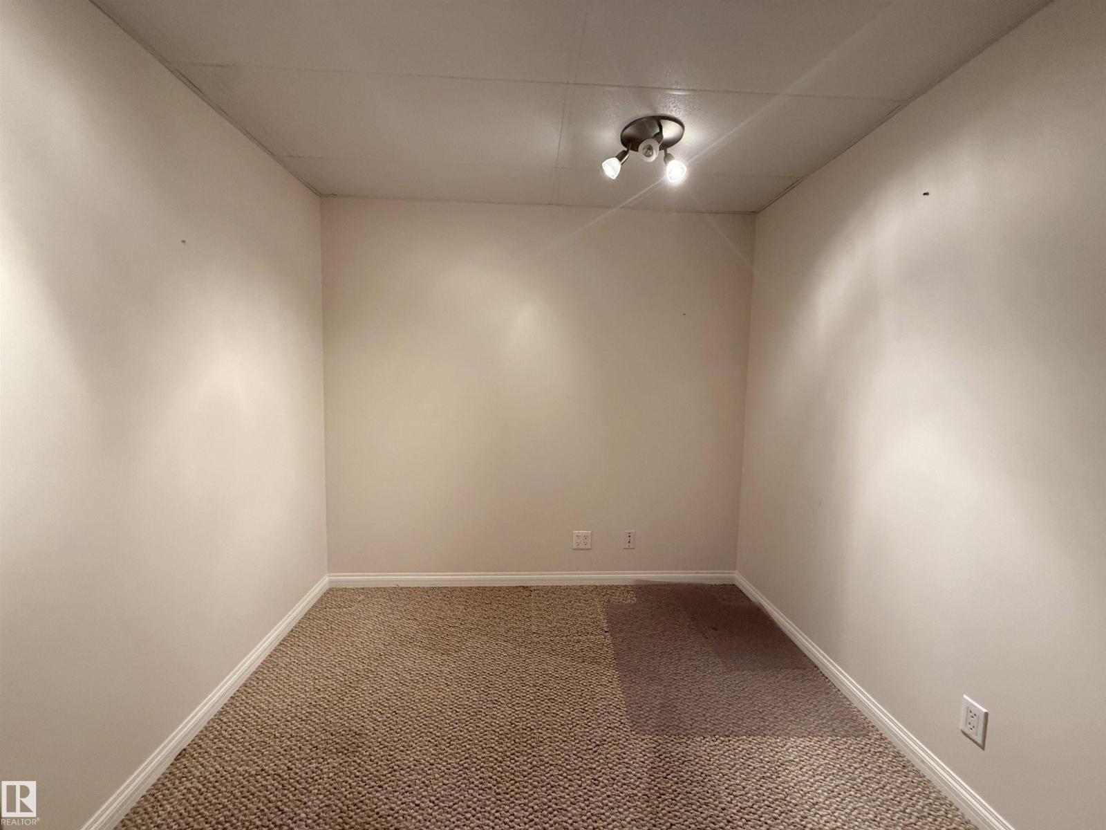 3815 75 ST — photo 39