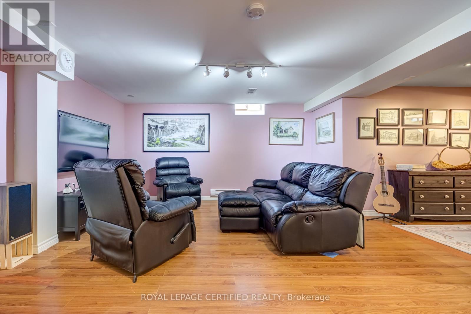 2 ORCHARD PARK GATE - 34
