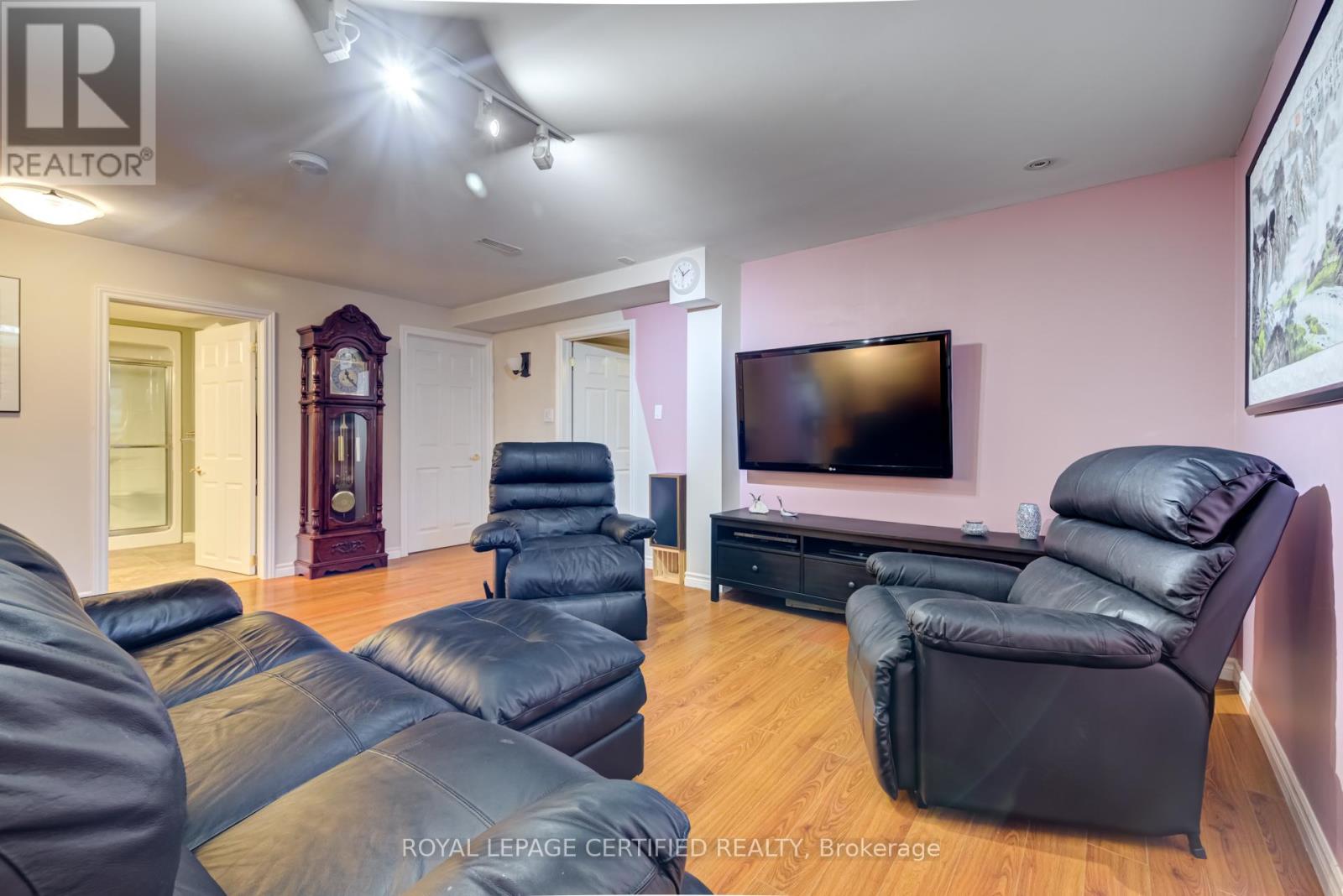 2 ORCHARD PARK GATE - 35