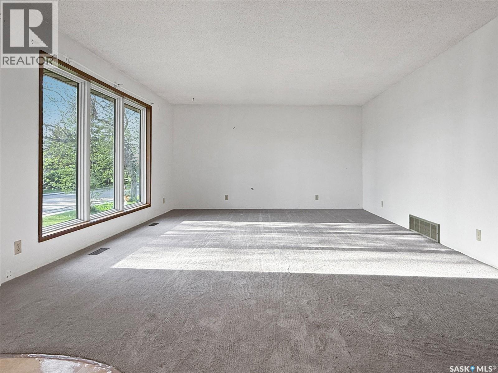 3167 Rutland AVENUE - photo 5