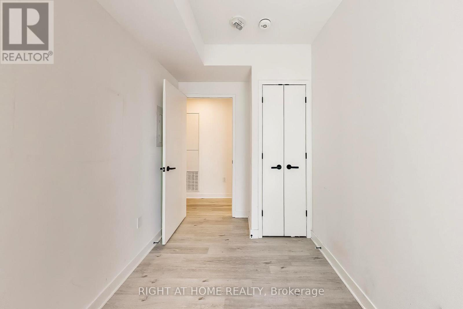 #1406 55 CHARLES STREET E - 23