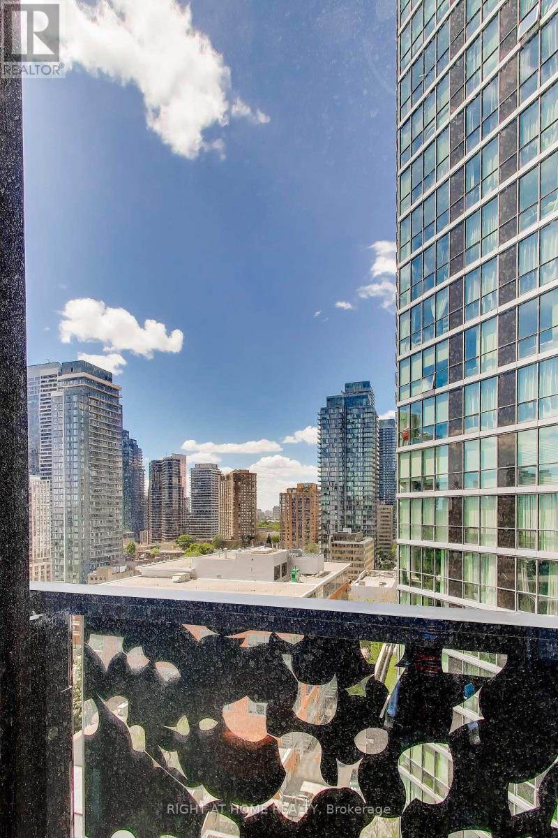 #1406 55 CHARLES STREET E - 27