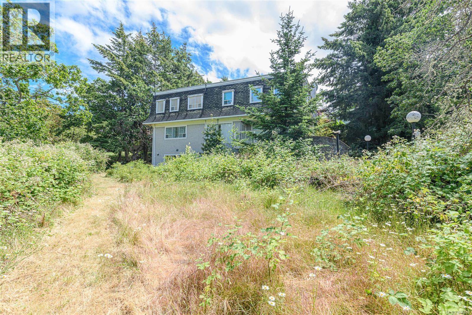 3967 Juan De Fuca Terr, Saanich