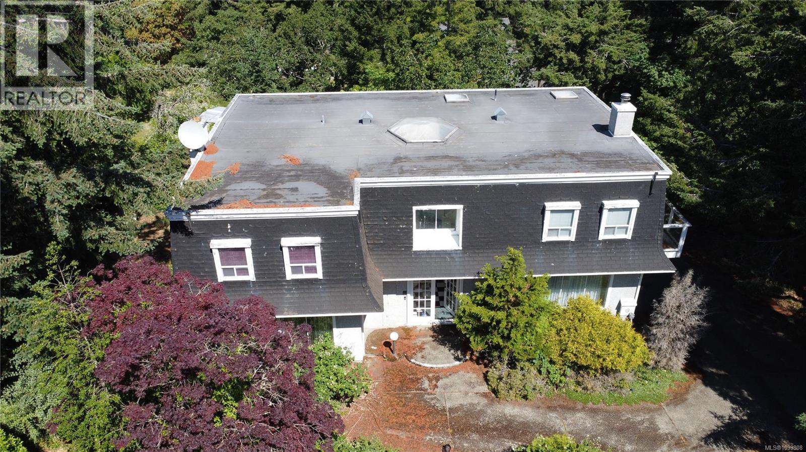 3967 Juan De Fuca Terr, Saanich