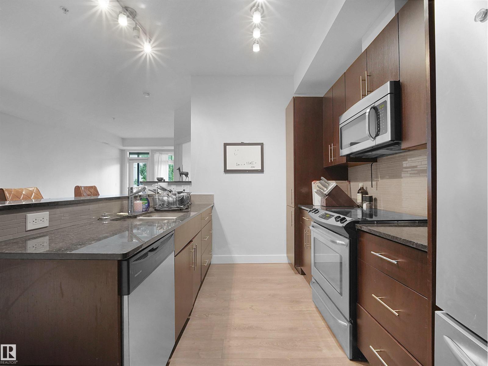 #110 10811 72 AV NW - 20