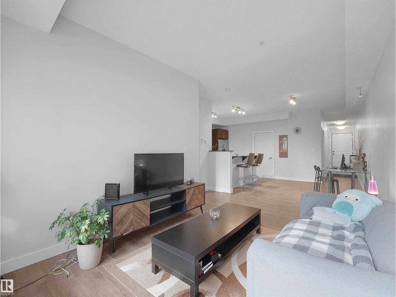 #110 10811 72 AV NW - 25