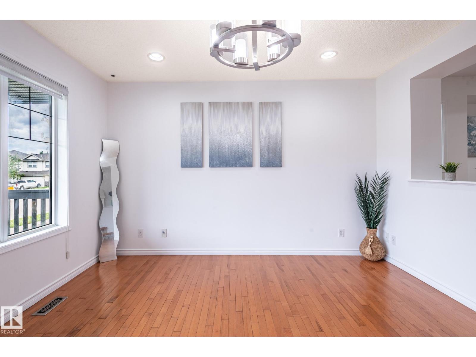 5919 203 ST NW — photo 8