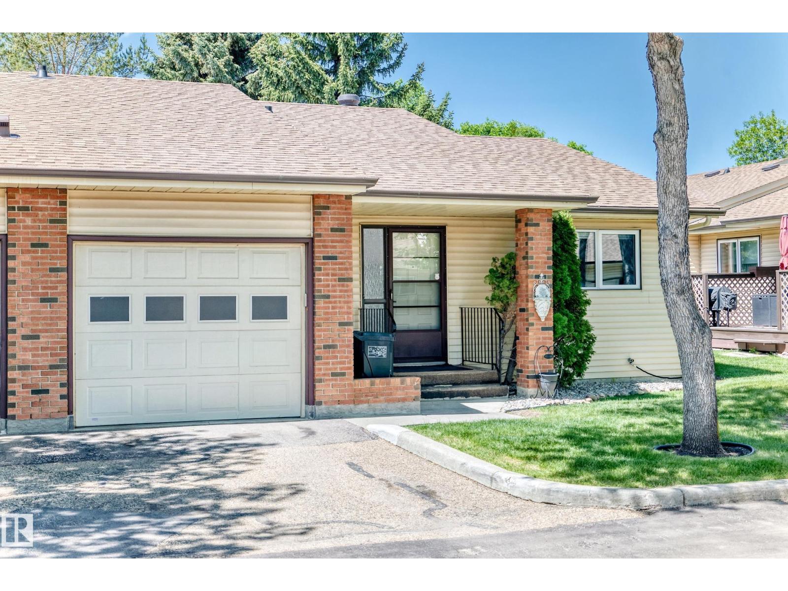 10822 11 AV NW - 1