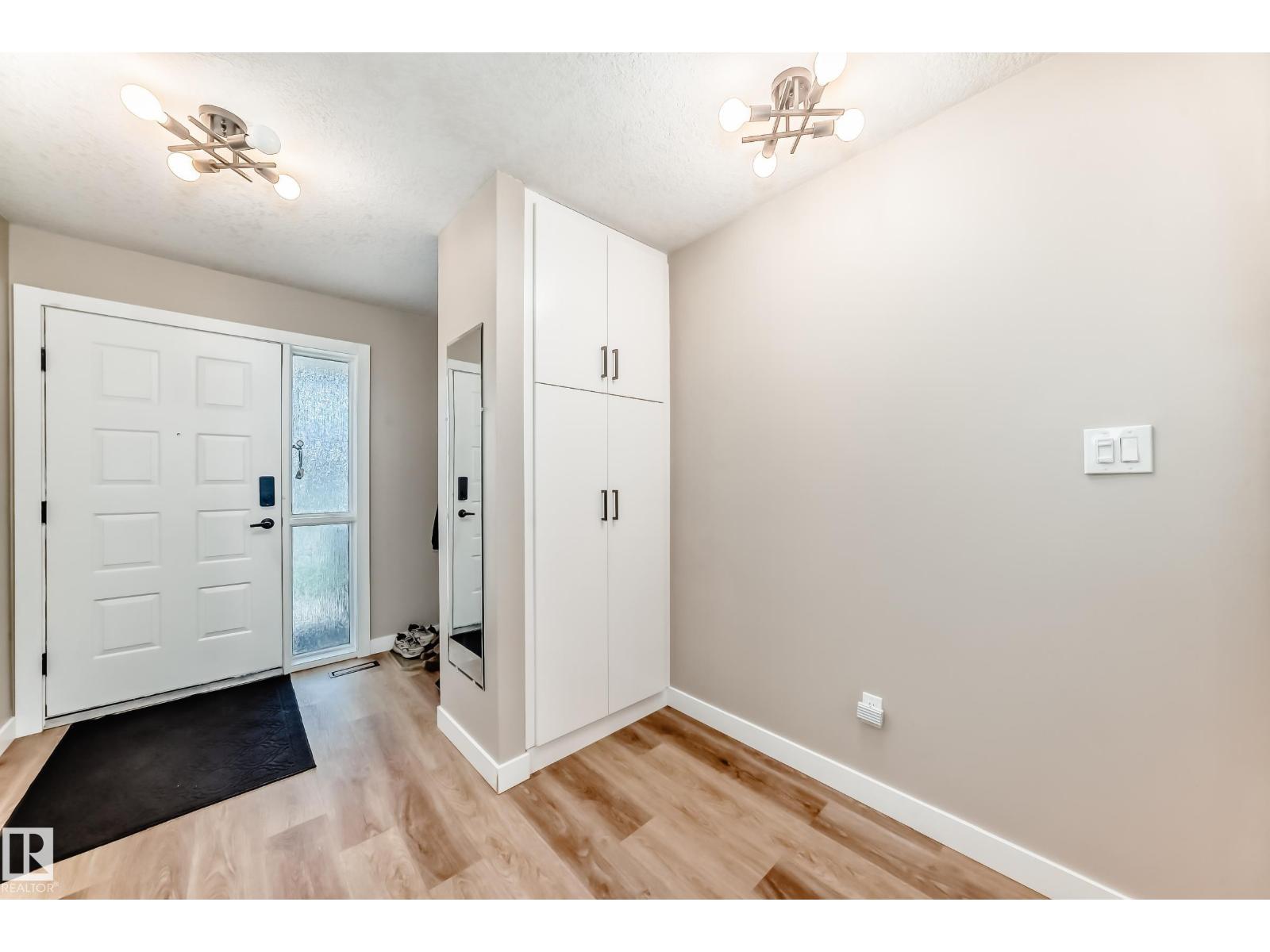 10822 11 AV NW - 2