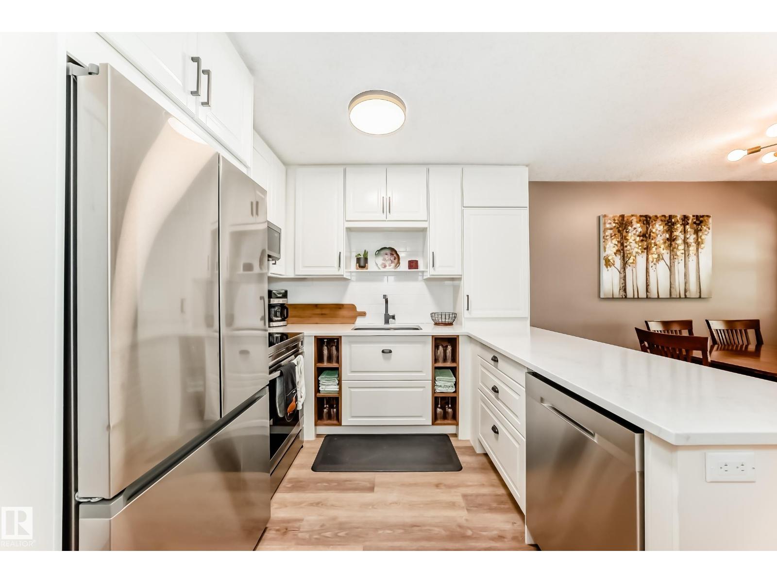 10822 11 AV NW - 6