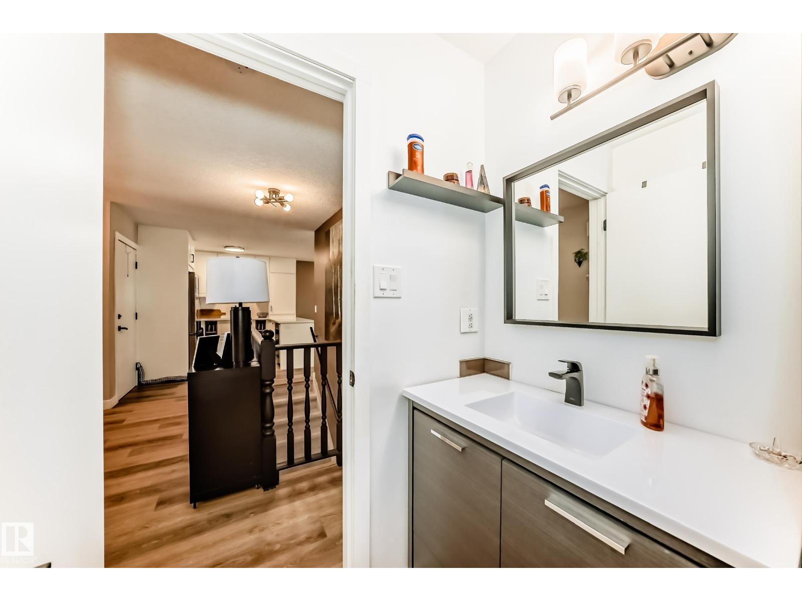 10822 11 AV NW - 21