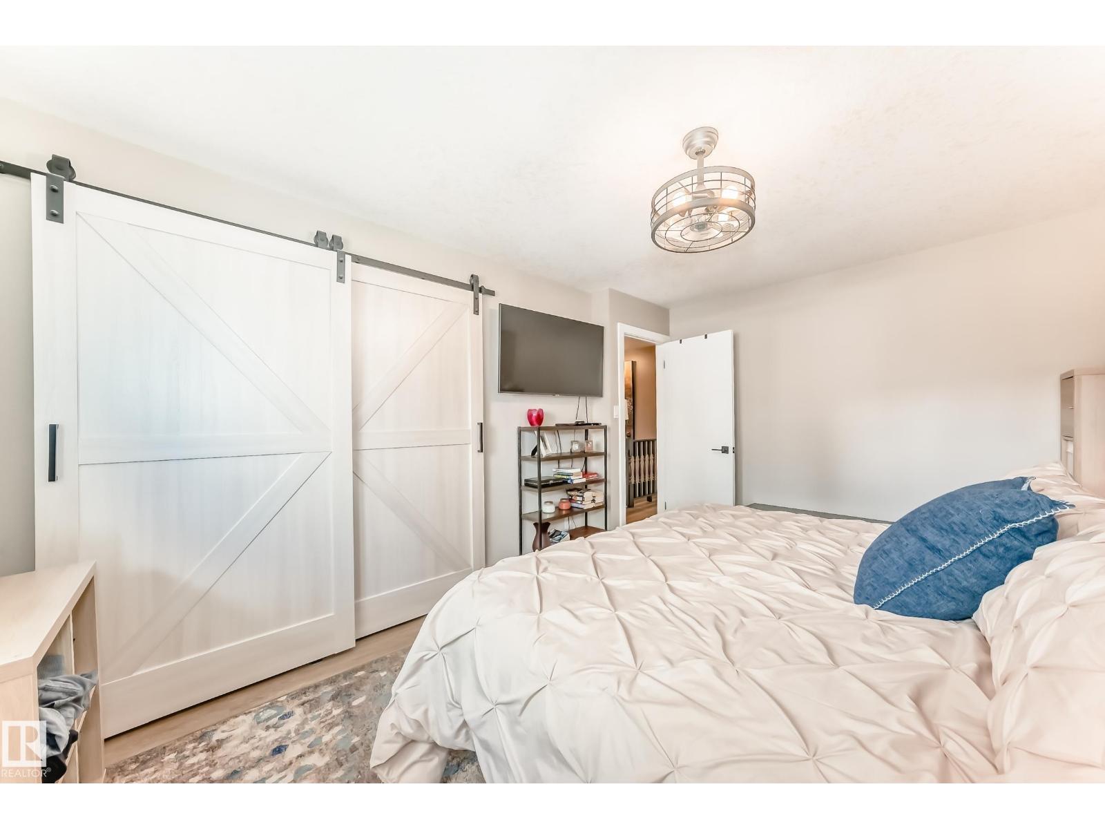 10822 11 AV NW - 18