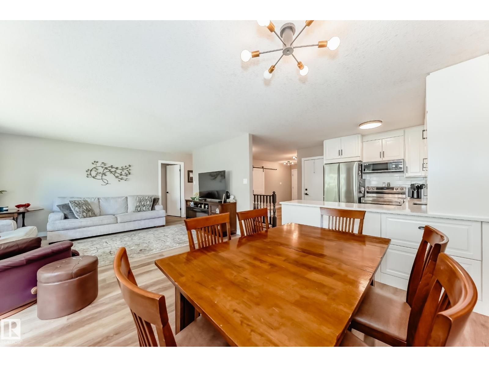 10822 11 AV NW - 10
