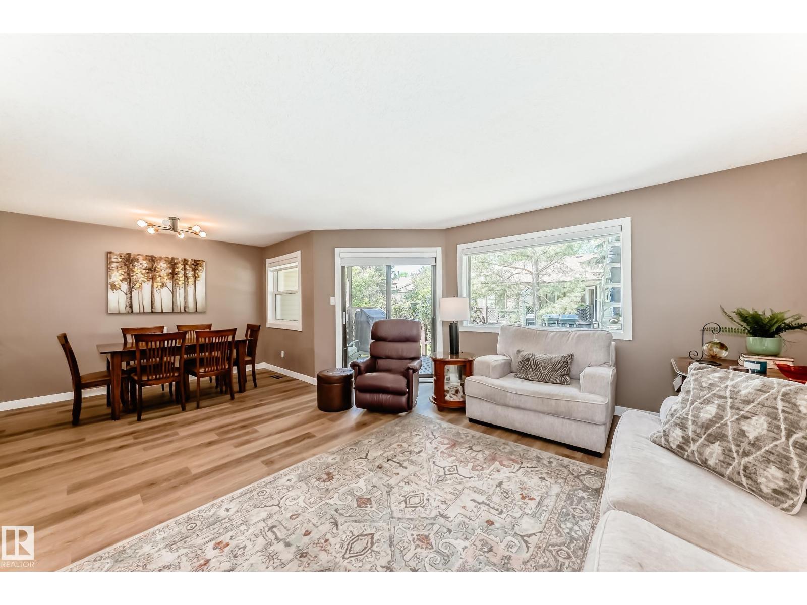 10822 11 AV NW - 12