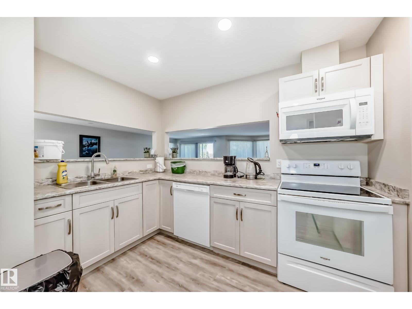 10822 11 AV NW - 41