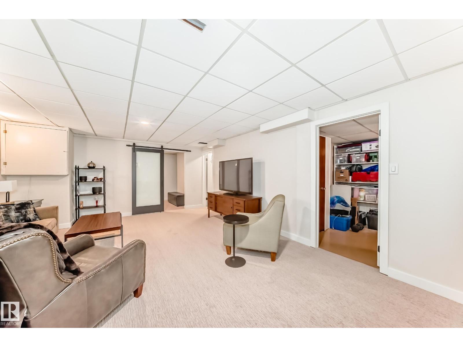 10822 11 AV NW - 25