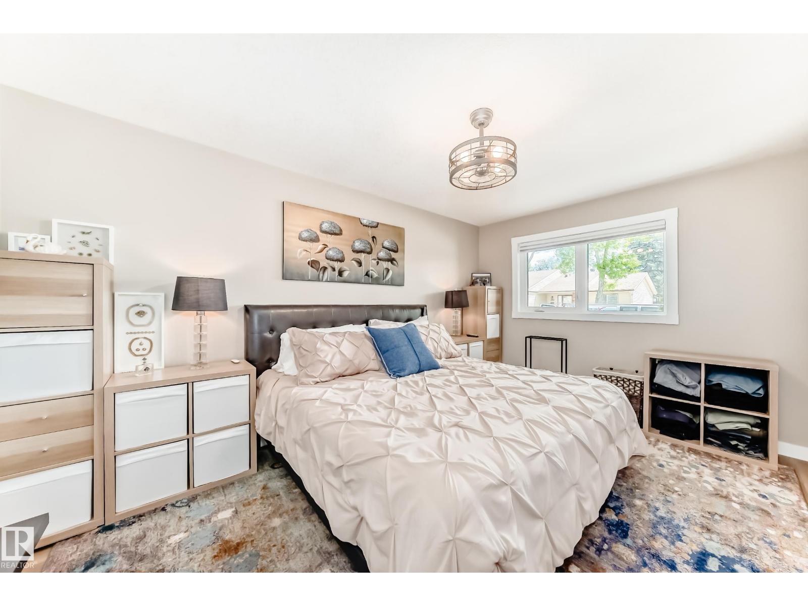 10822 11 AV NW - 17