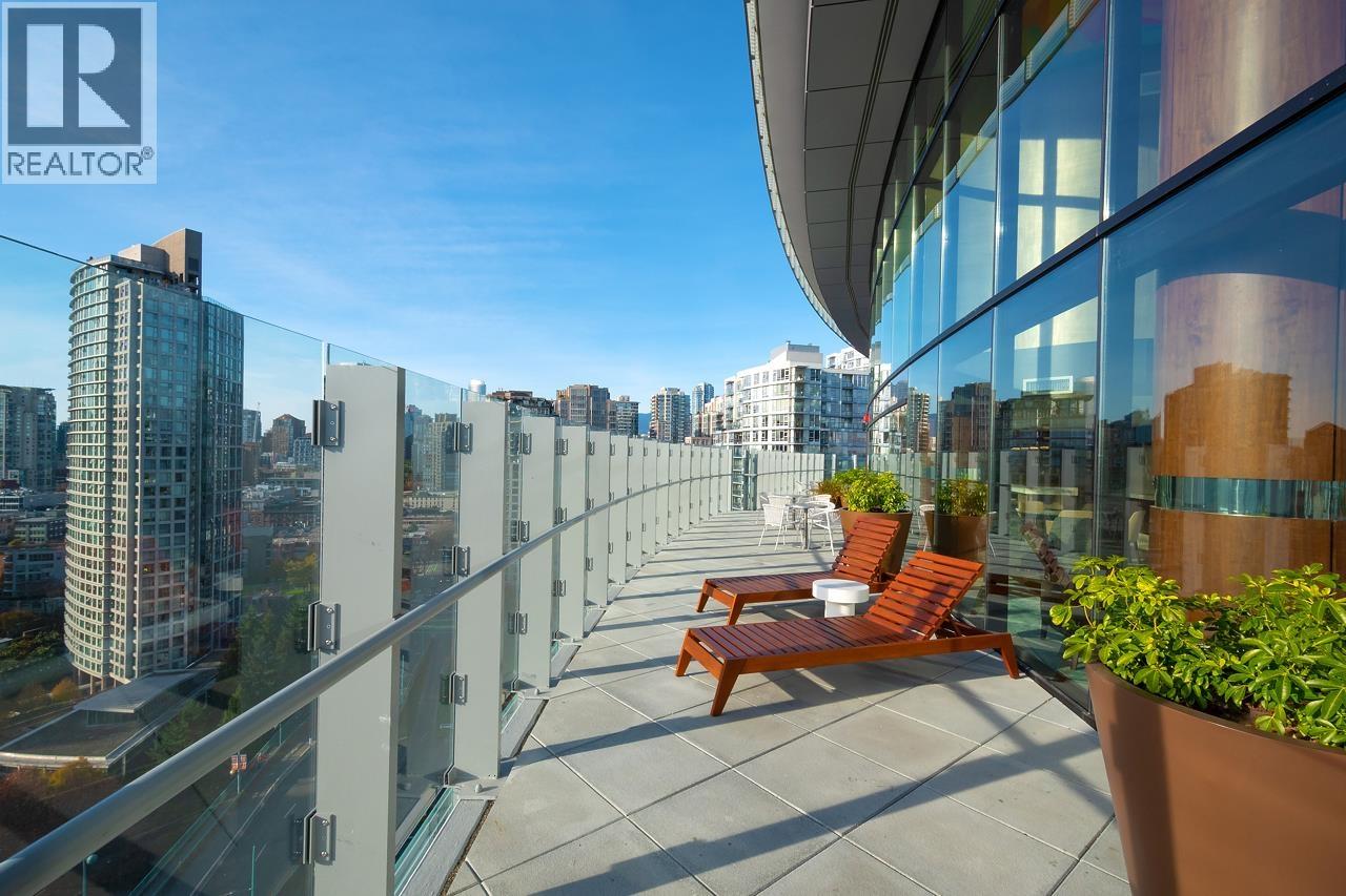2403 89 NELSON STREET, Vancouver
