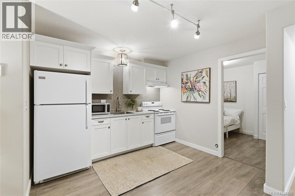 4839 Fillinger Cres - 35
